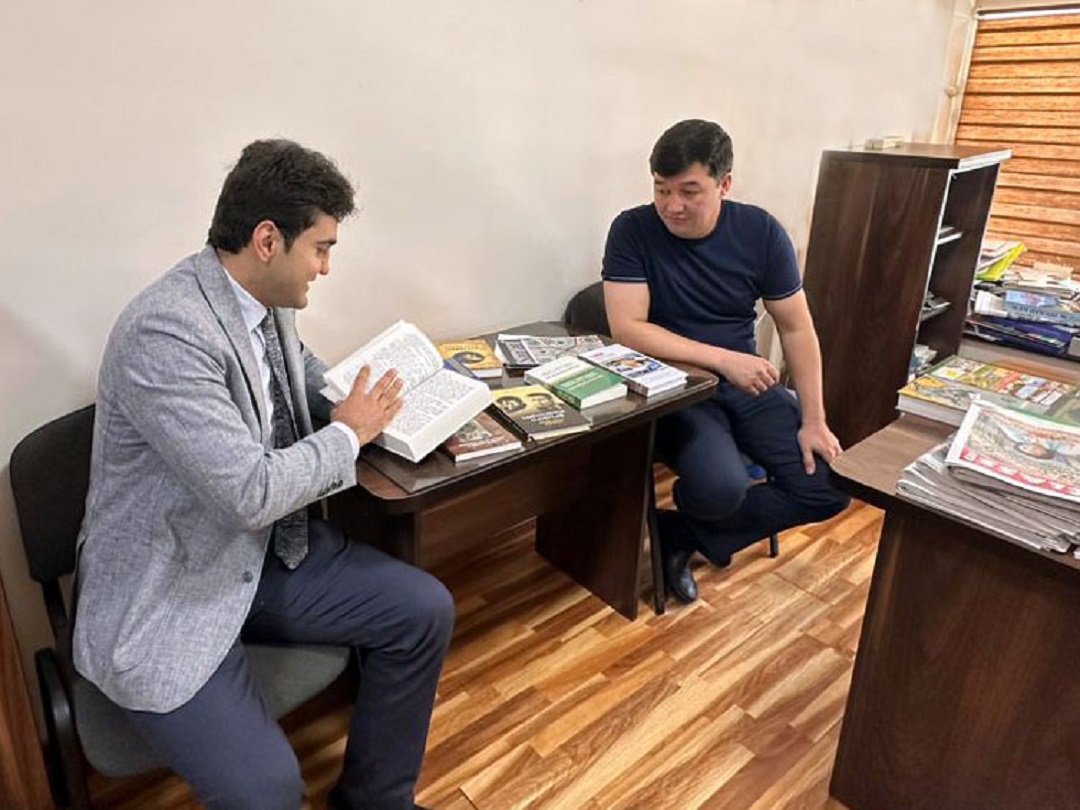 “Elm” nəşriyyatının direktoru Özbəkistanda nəşriyyat və kitab sənayesi nümayəndələri ilə görüşüb