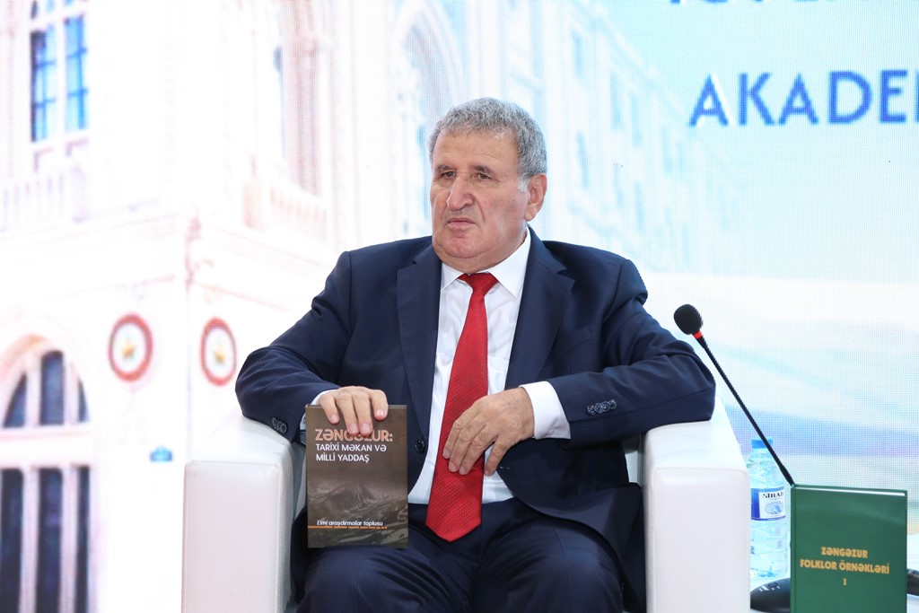 XI Bakı Beynəlxalq Kitab Sərgi çərçivəsində “Akademiyanın Zəngəzurnaməsi: folklor toplamalarından akademik tədqiqatlaradək” adlı tədbir keçirilib