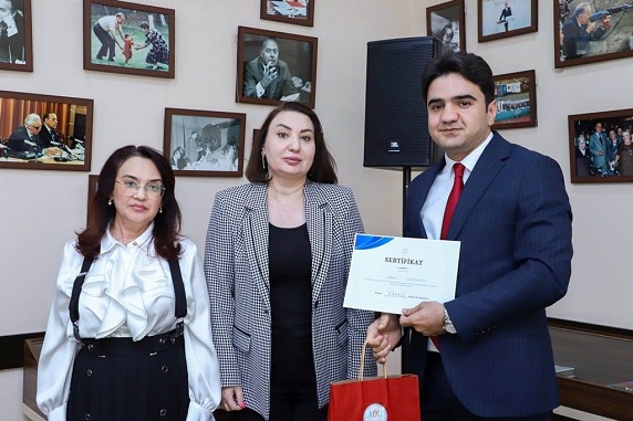 “Elm” nəşriyyatının direktoru ADU-nun “İlin ən yaxşı məqaləsi” müsabiqəsinin qalibi olub